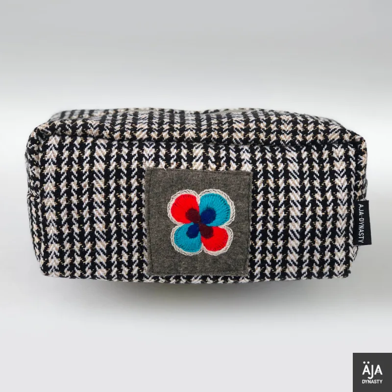 Rasuwa-8 purse