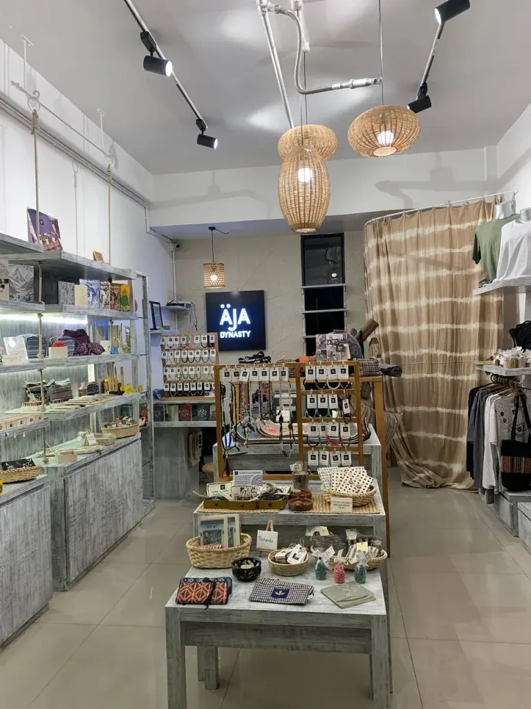 Äja Dynasty showroom